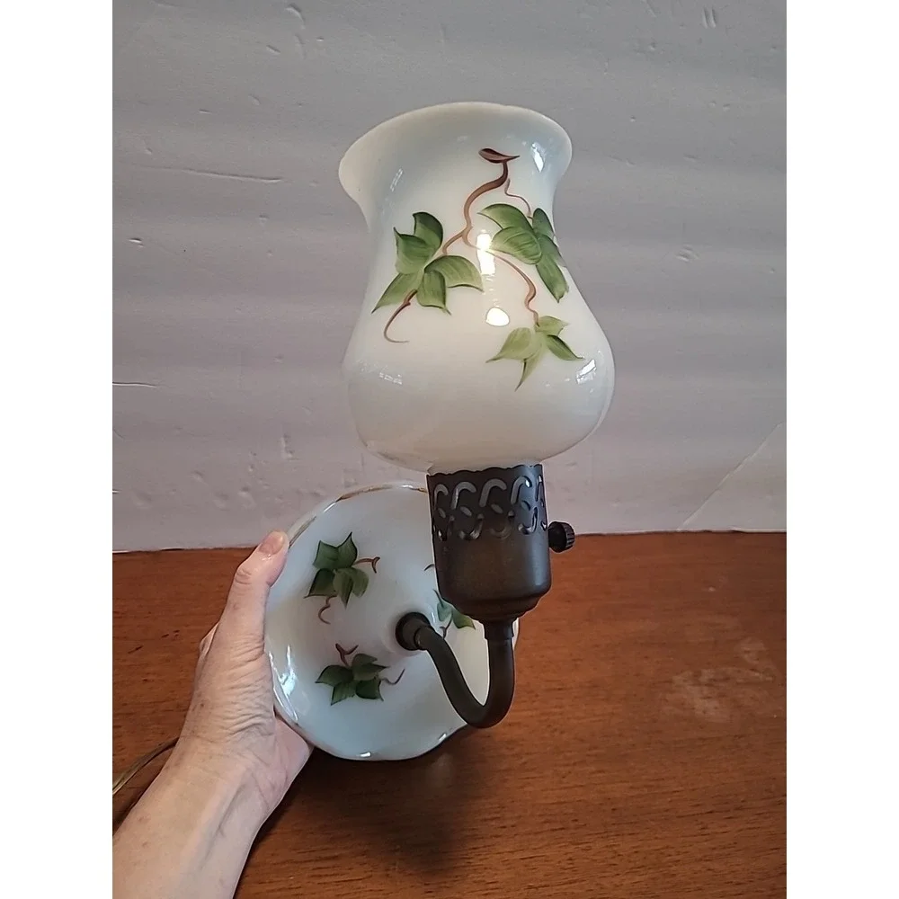 Vintage Ivy Hand Painted Milk Glass Wall Sconce Lamp Green‎ Leaves Works
